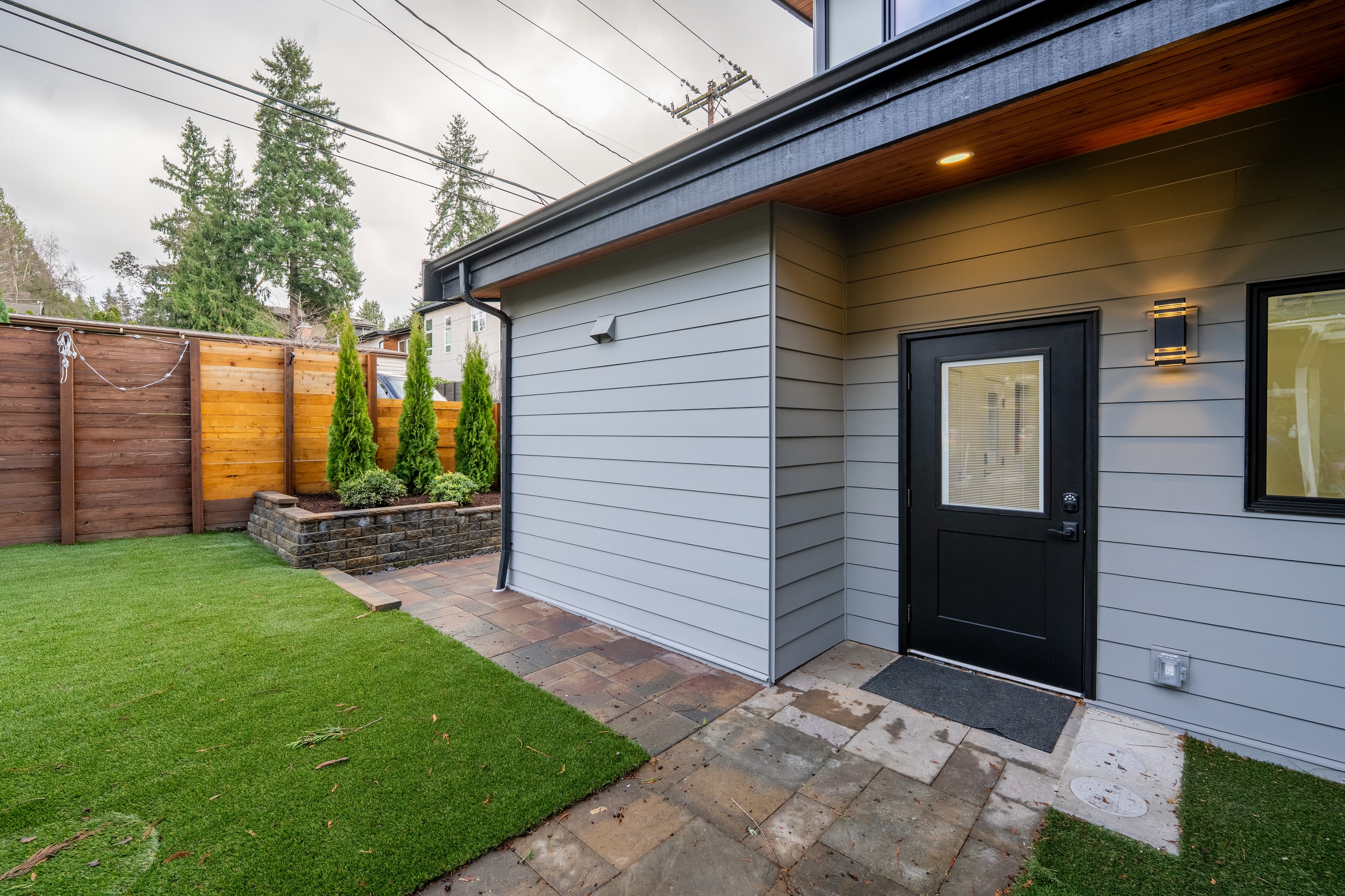 Site-built custom DADU with Hardie siding by DIGS Construction in Seattle, WA