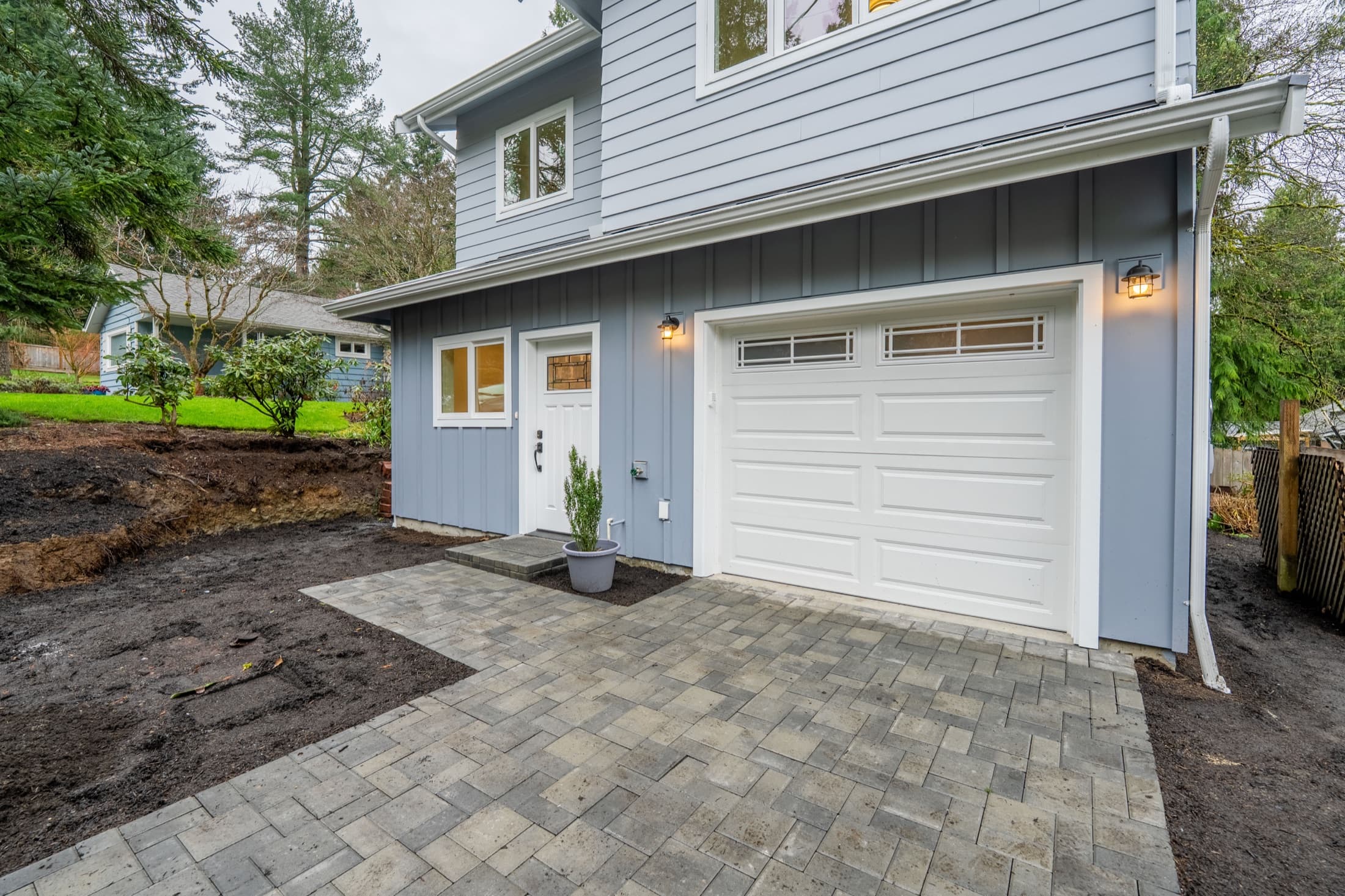 Home built on a challenging Seattle-area lot by DIGS Construction