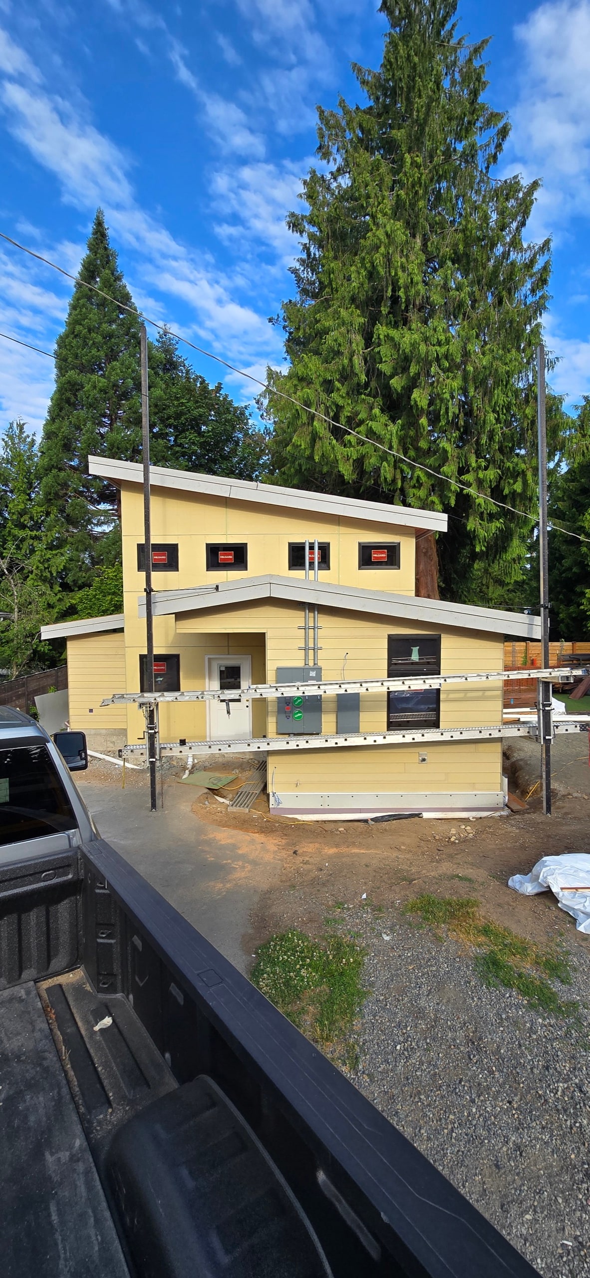 Side elevation of a detached accessory dwelling unit built by DIGS Construction in the Seattle area